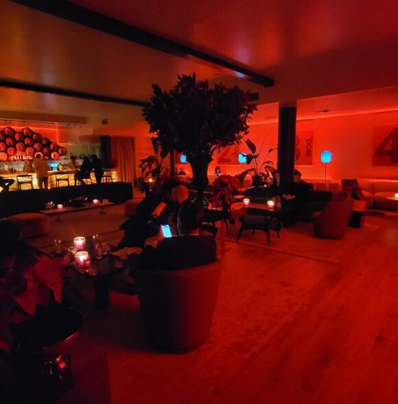 DOM Lounge