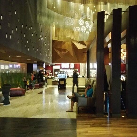 IPIC THEATERS
