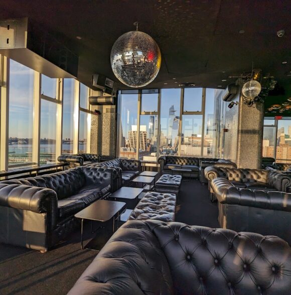 Le Bain – The Standard